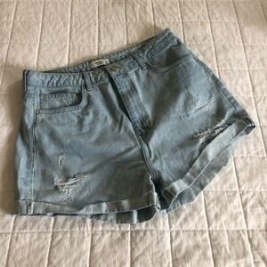 FOREVER 21 LIGHT DENIM DISTRESSED JEAN SHORTS 29